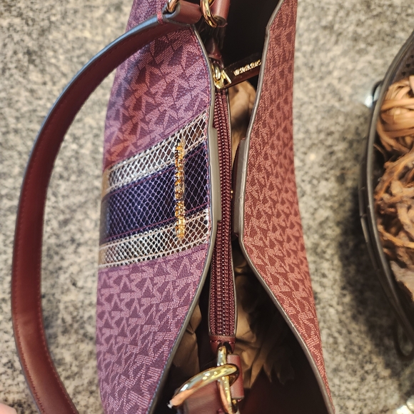 Michael Kors NWOT Pratt Medium Shoulder Bucket Bag - Picture 5 of 12